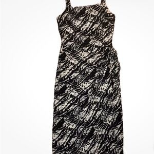 NWT Shape FX by Newport News Black and White Midi Dress